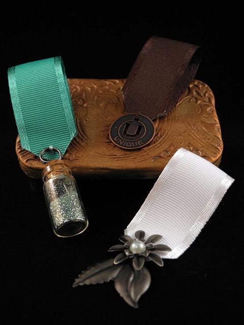 Tutorial: Ribbon Brooches - Online Ribbon - May Arts Ribbon