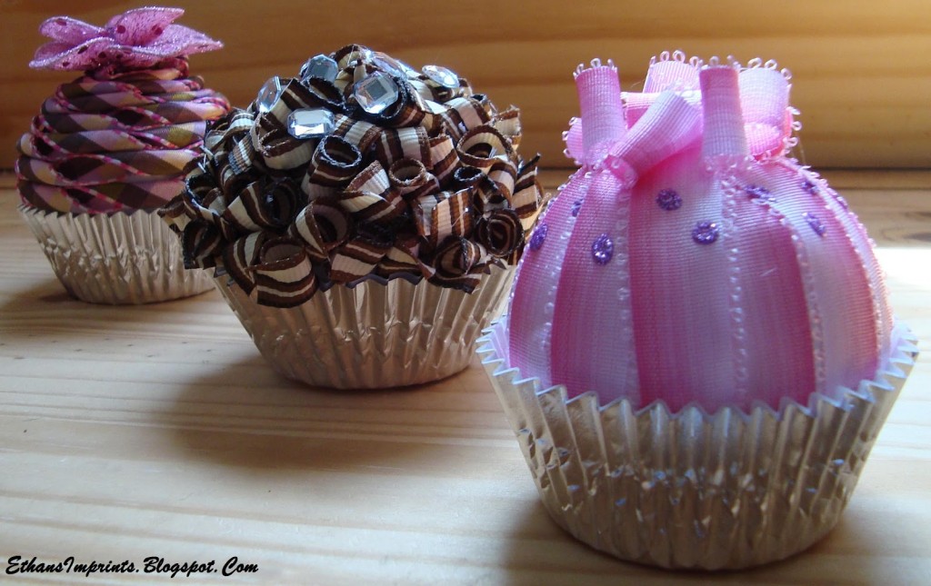 Ribbon Cupcake