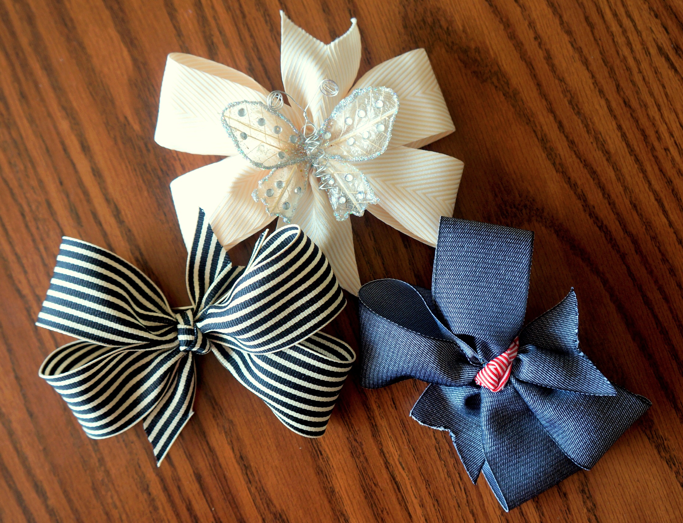 How to Make a Ribbon Bow - EASIEST Bow Tutorial