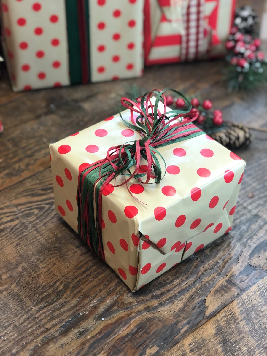Sooez Raffia Ribbon String, 984 Feet Christmas Gift Wrapping Raffia Paper  String Ribbon Packing Paper Twine for Craft DIY Supply Christmas, 328Feet