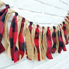 Buffalo Plaid Ribbon Garland Decor Idea