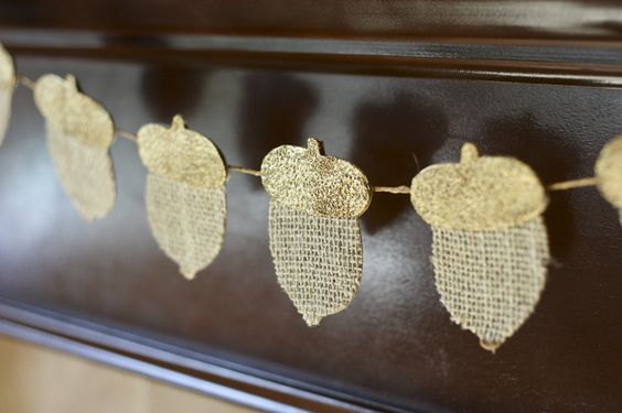 Thanksgiving Acorn Garland with Ribbon